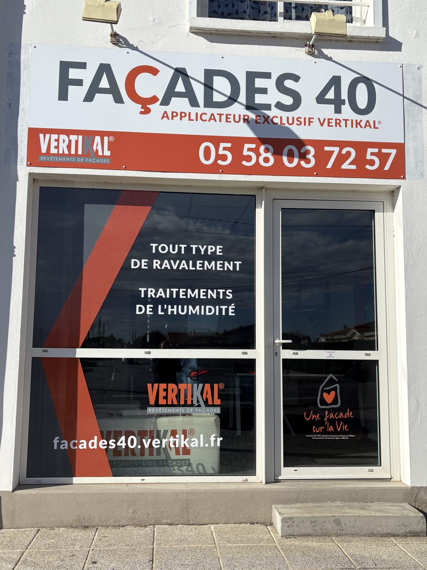 Nouvelle signalétique : FAÇADES 40 modernise et embellie son image