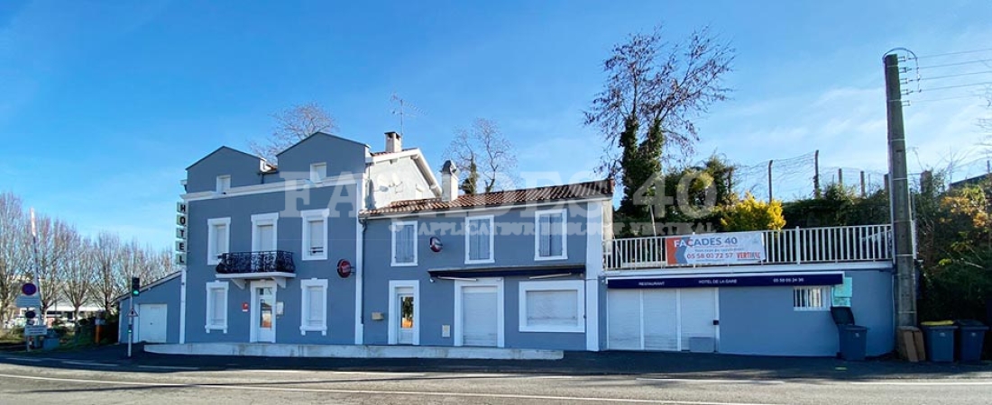 hotel de la gare mont de Marsan rénové en totalité au niveau des façades et boiseries