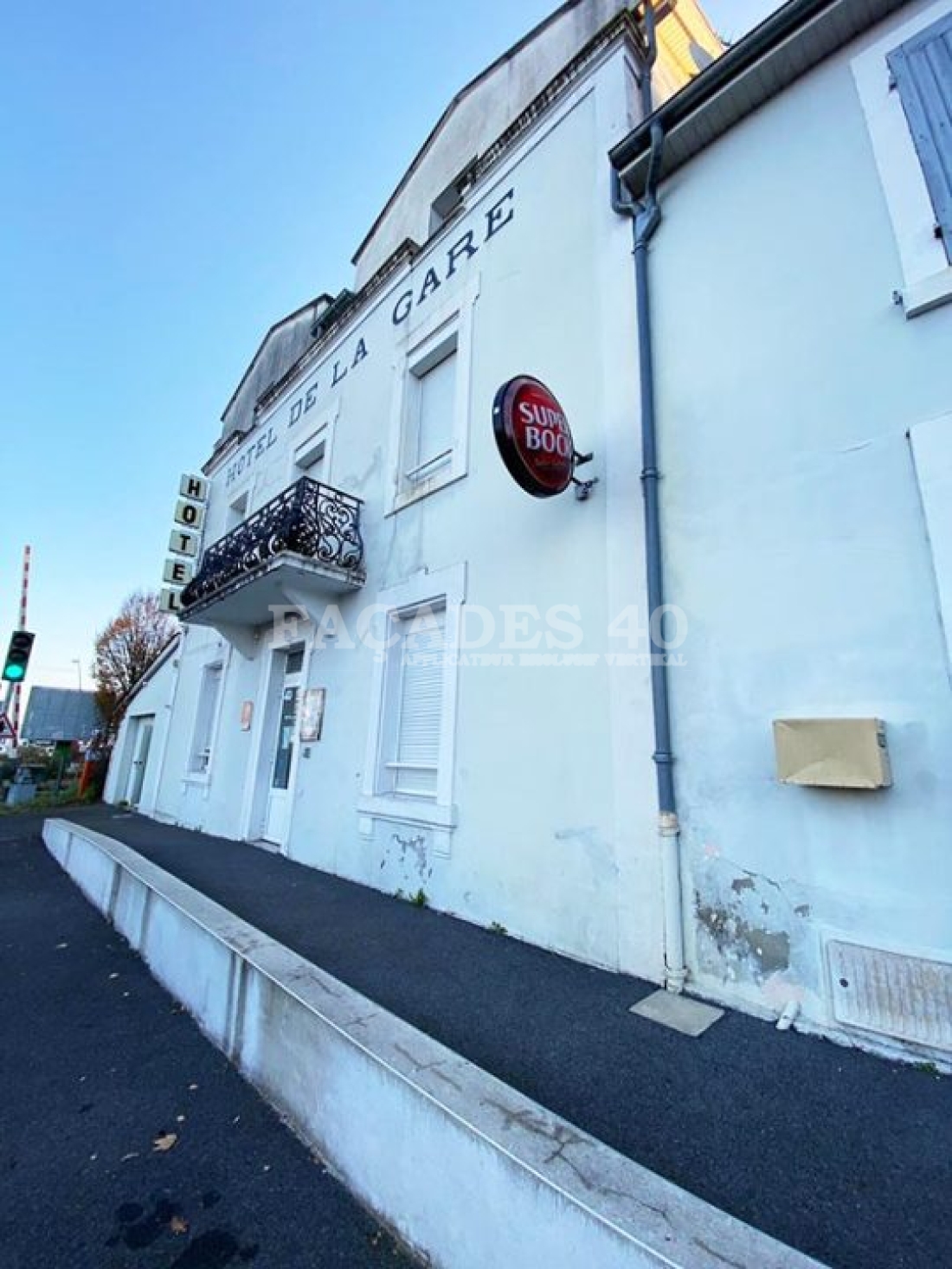 Ravalement des façades de l'Hôtel de la gare à Mont-de-Marsan - Avant