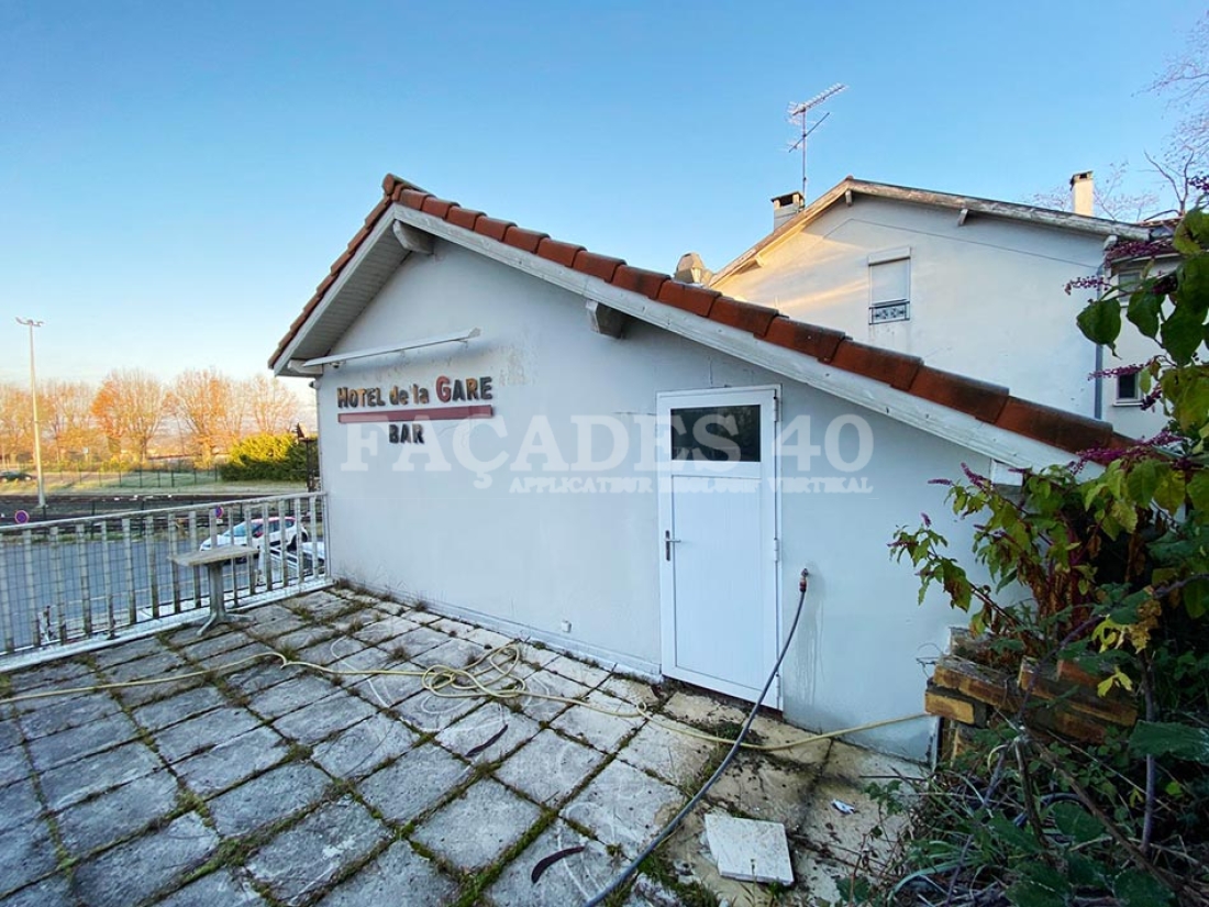 Ravalement des façades de l'Hôtel de la gare à Mont-de-Marsan - Avant