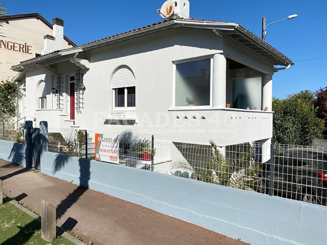 Ravalement de façades de la maison et du muret en peinture