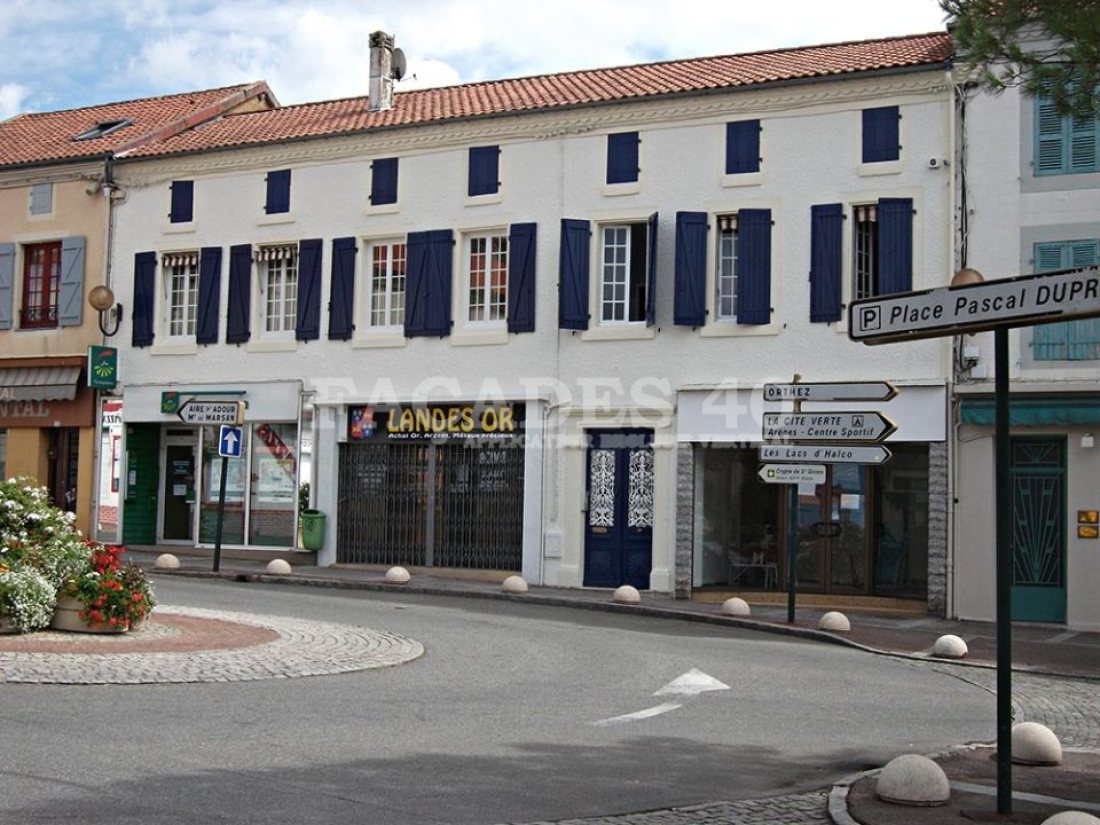 Rénovation de façade d'une bâtisse en ville à Hagetmau