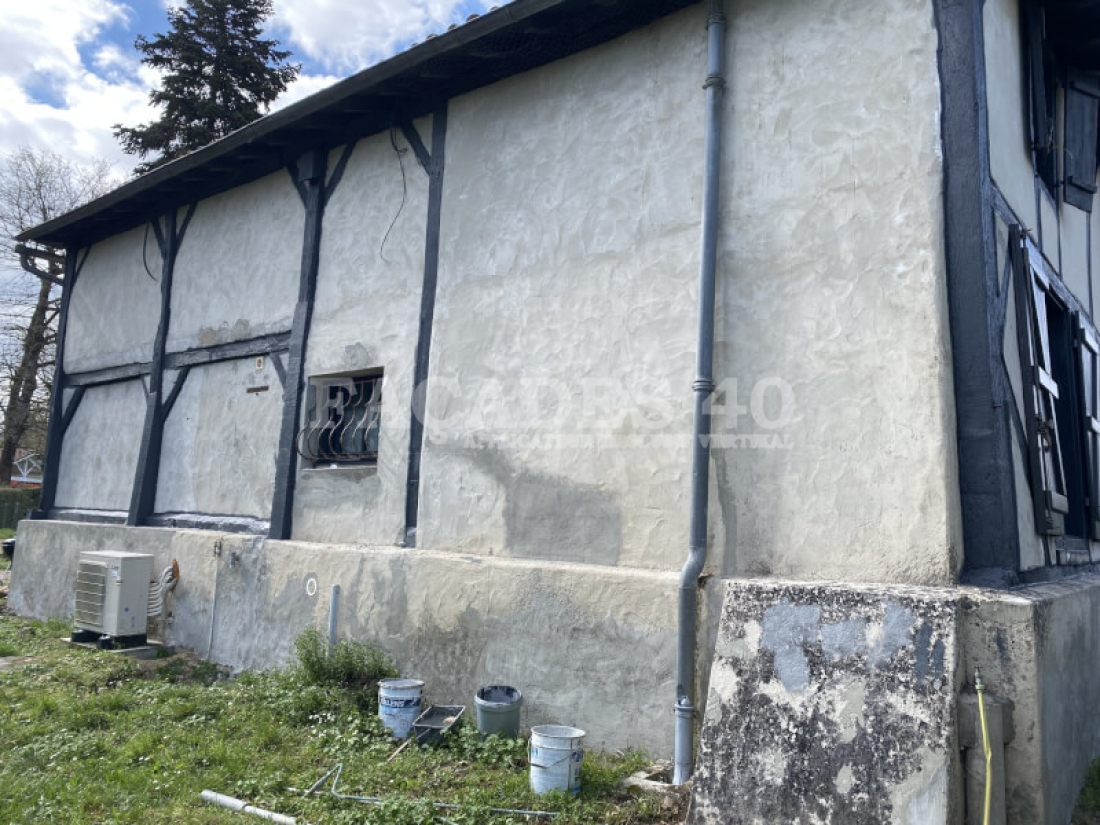 Photo pendant 2 Mise en peinture d’une maison landaise