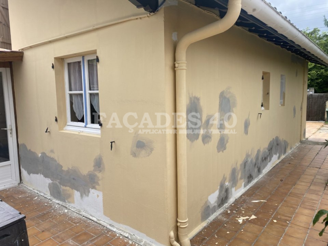 réparation des enduits en pied de mur suite au traitement anti sel