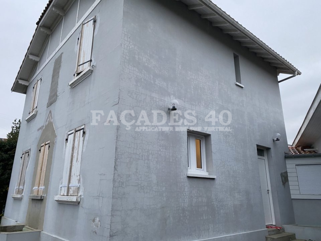 Façades 40 bâtiment gris fenêtres