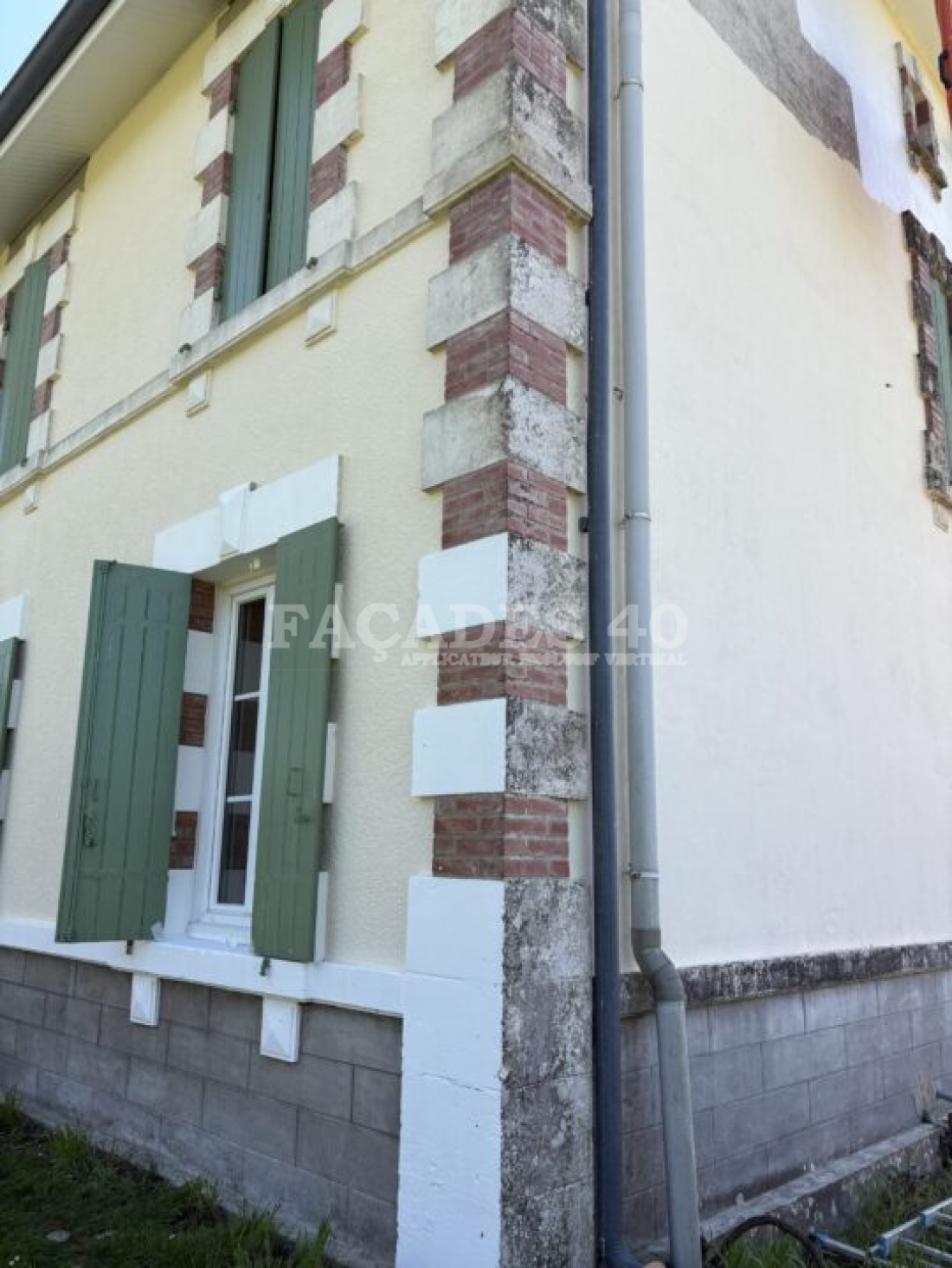 Photo pendant 2 Ravalement de façade d’une vieille maison