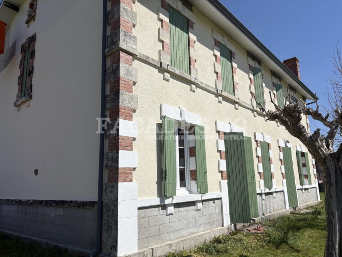 Photo pendant 1 Ravalement de façade d’une vieille maison
