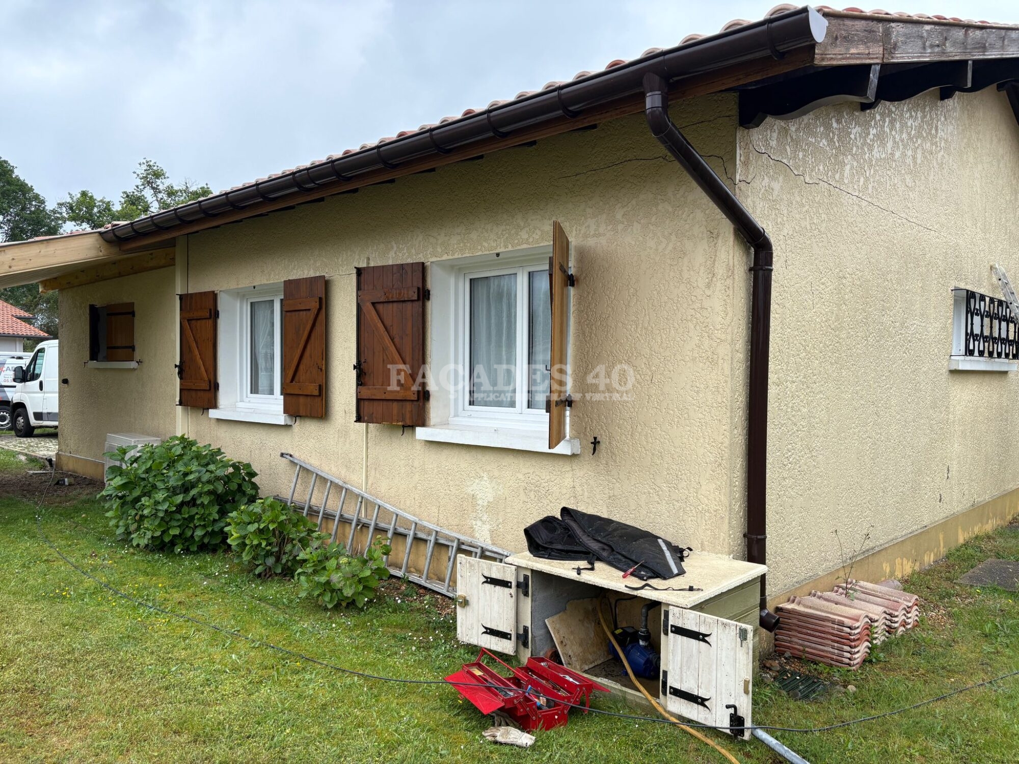 Photo pendant 1 Traitement de fissures sur une maison individuelle à MOLIETS-ET-MAA