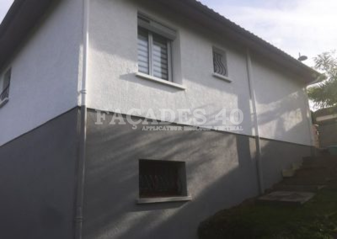 Ravalement de façade d'une maison à étage avec deux teinte différentes