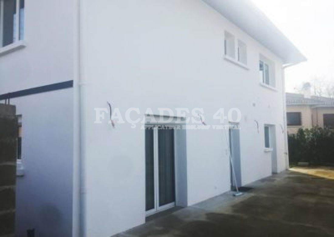 Façades 40 Maison blanche portes fenêtres