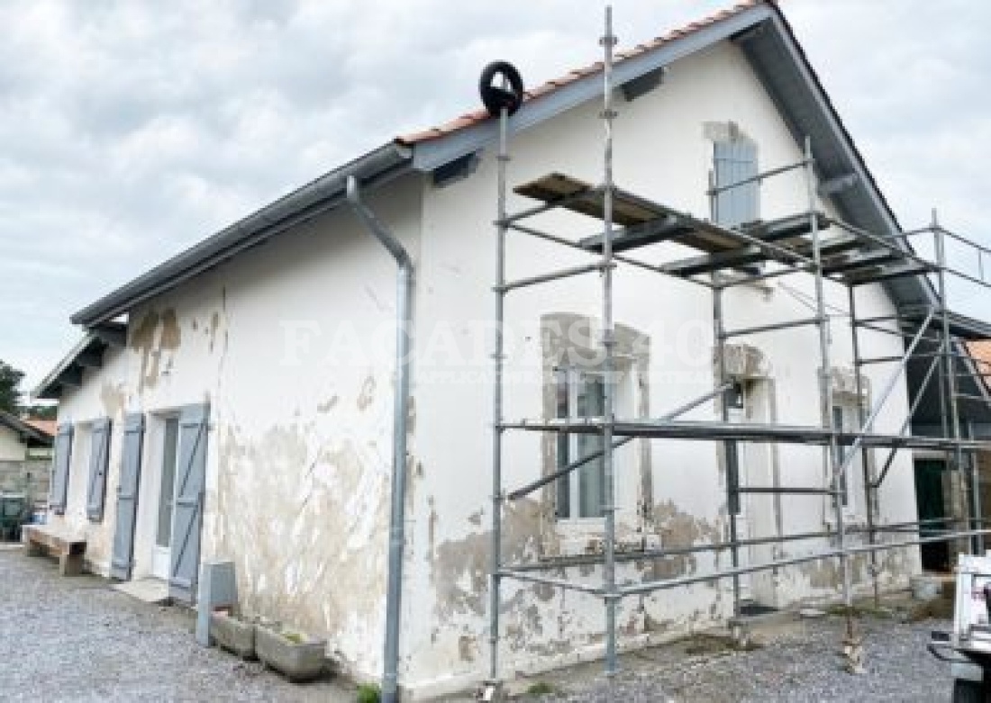 Façades 40 Construction en cours Maison en rénovation
